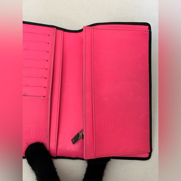 CHANEL Cambon Quilted long lambskin wallet / patent CC logo / hot pink interior - Picture 9 of 15
